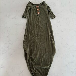 Caden Lane Infant Knotted Gown Size 0-3m